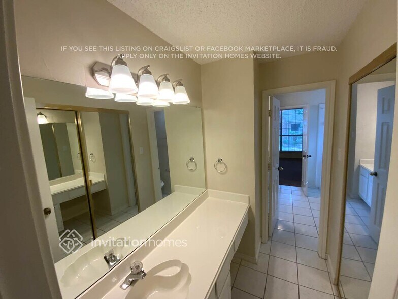 Building Photo - 6120 Pinwood Cir