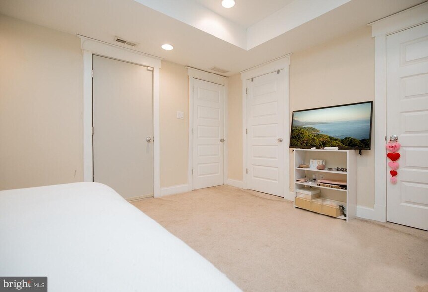 Building Photo - 4513 Silverwood St