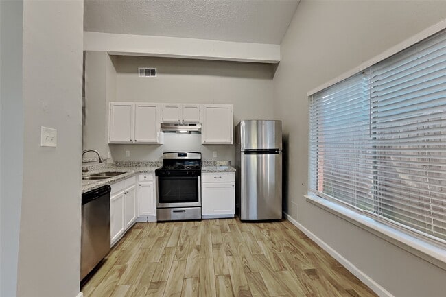 Building Photo - 2203 Wheathall Camp Ln