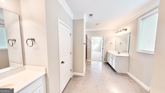 Building Photo - 2455 Westlington Cir