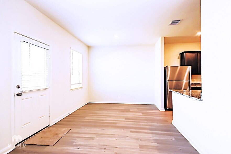 Building Photo - 5819 Littoral Rd