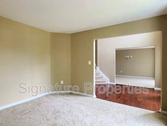 Building Photo - 4002 Mossy Bank Ln