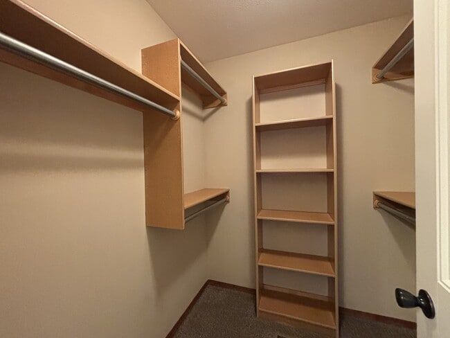 Building Photo - 2024 N Springbrook St