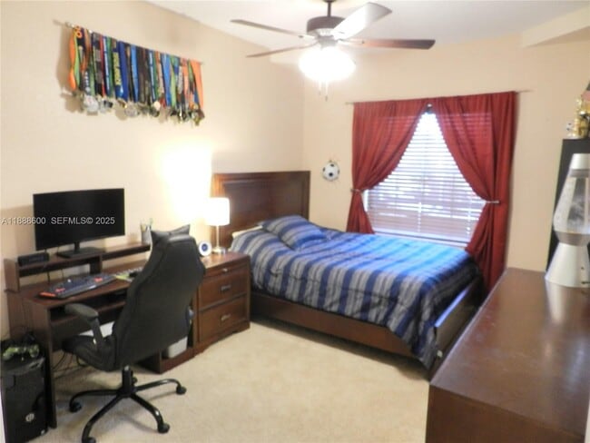 Building Photo - 210 La Costa Ct