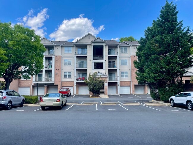 Building Photo - 12124 Garden Ridge Ln