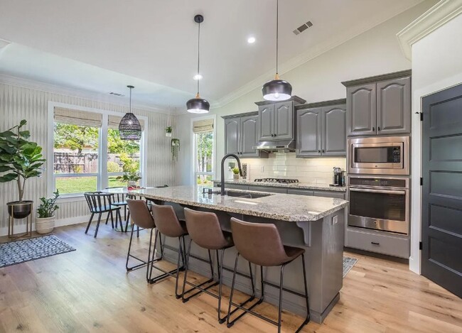 Building Photo - Beautiful Custom East Redding Home with a ...