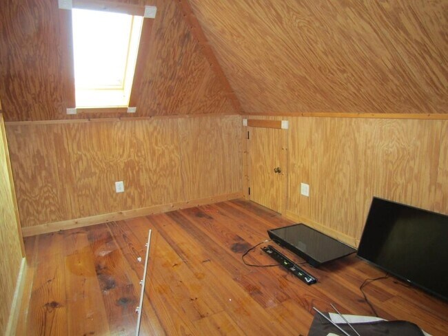 Building Photo - 703 Tradewind Ct