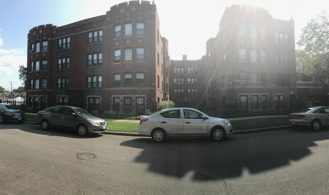 Building Photo - 1535 W 83rd St