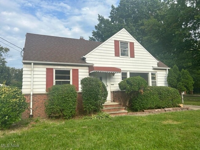 Primary Photo - 815 Babbitt Rd