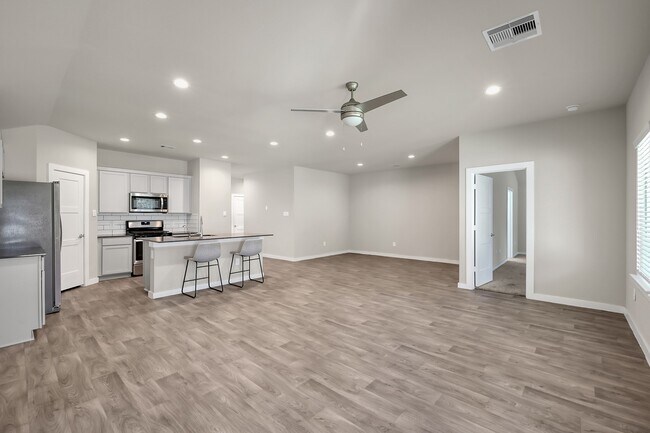 Building Photo - 14245 Wonder Lake Ln