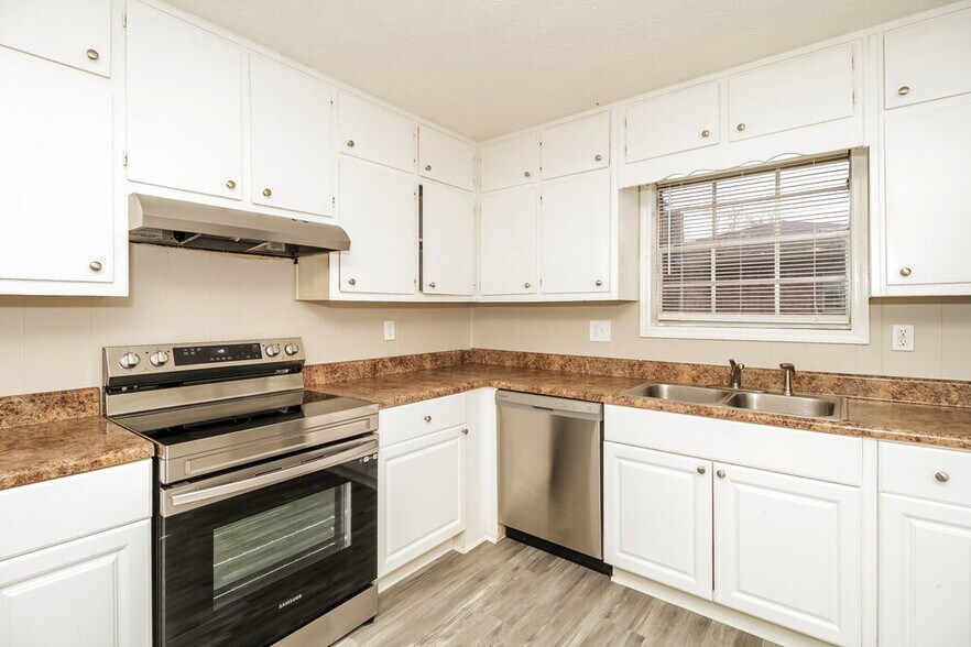 Building Photo - 2071 Old Alabama Rd SW