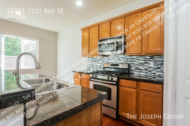 Building Photo - 18301 31st Ave SE