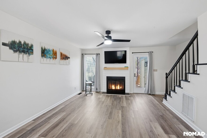 Building Photo - 533 Oak Run Dr