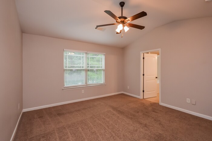 Building Photo - 935 Justice Dr