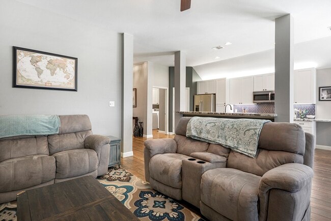 Building Photo - 28139 Canyon Wren Dr