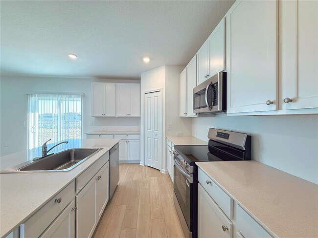 Building Photo - 6428 DOMIZIO Dr