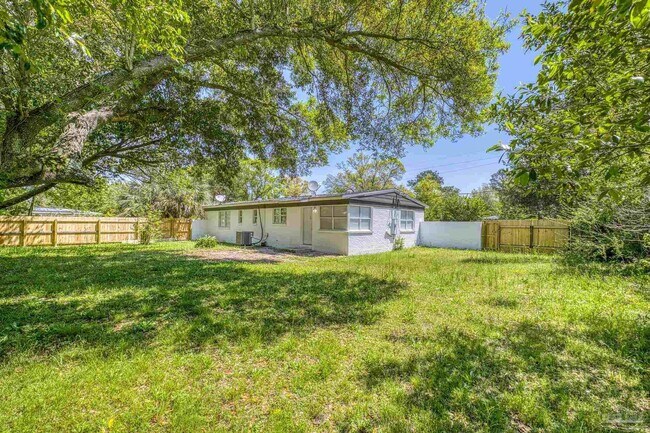 Building Photo - 1029 Kearny Dr