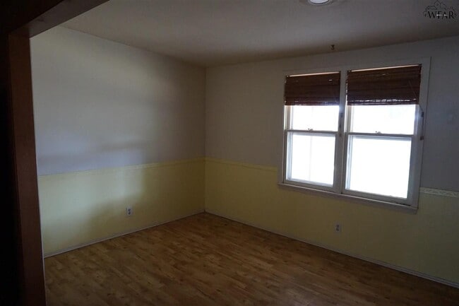 Building Photo - 1606 Bland St