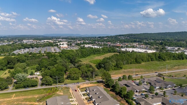 Building Photo - 203 Osceola Cir