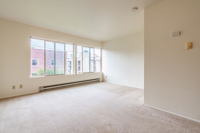 Interior Photo - Kelo