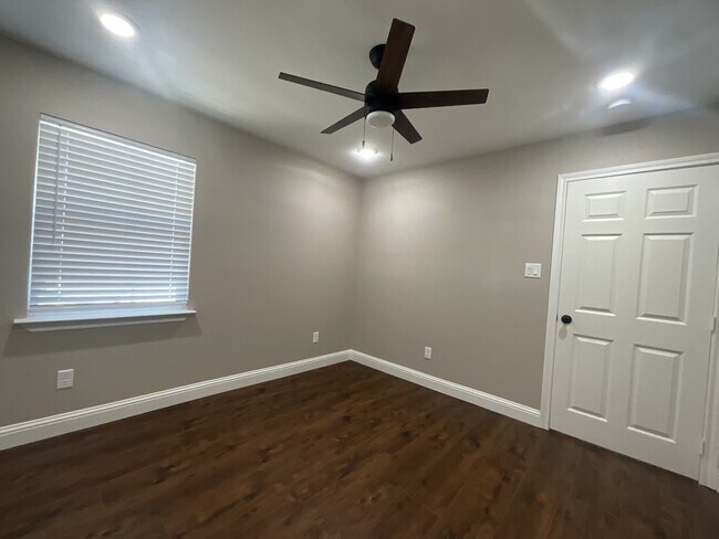 Building Photo - 261 Bois D Arc St