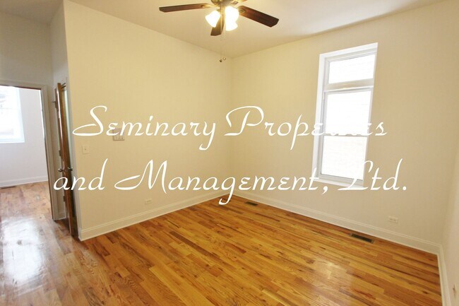 Interior Photo - 1712-1714 W Sunnyside Ave