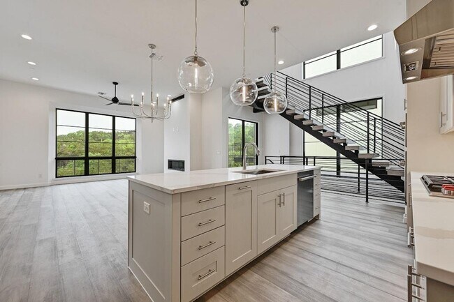 Building Photo - 6805 Adeline Wy