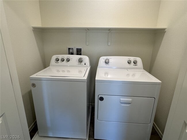 Building Photo - 5012 Apple Mesa Ave