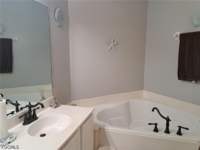 Building Photo - 14501 Grande Cay Cir