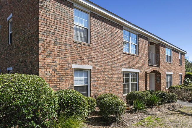 Building Photo - 1240 Fairmont Ave