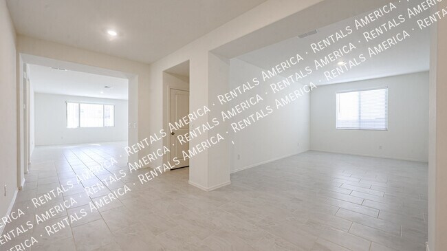 Building Photo - 17175 W Blue Sky Dr