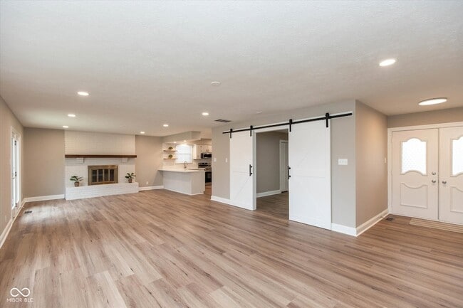 Building Photo - 707 Daffon Dr