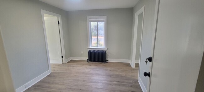 Interior Photo - 1690 Swadley St