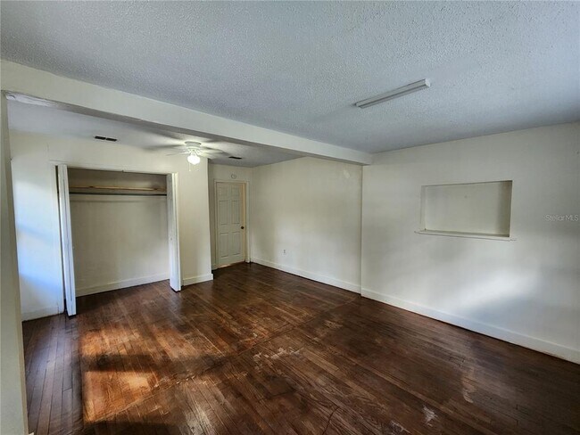 Building Photo - 1810 SE 47 Terrace