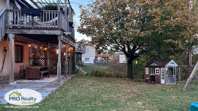 Building Photo - Recently Remodeled 4 Bedroom Home
