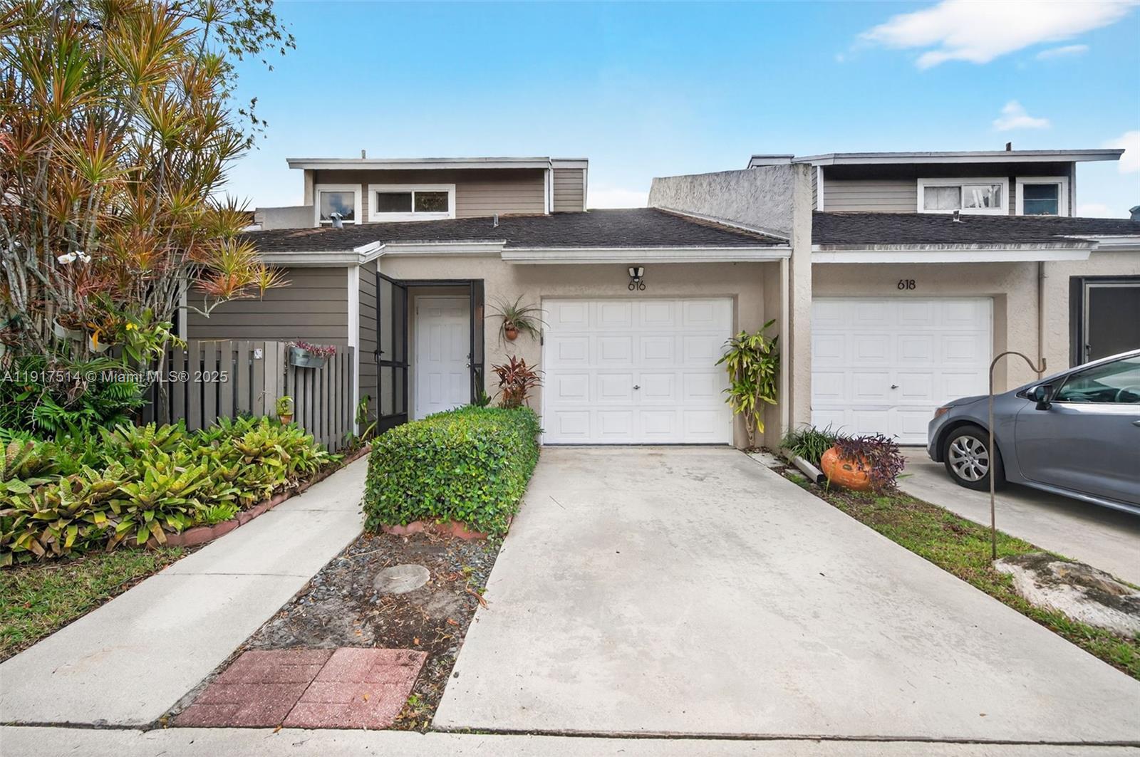 Building Photo - 616 Woodgate Ln