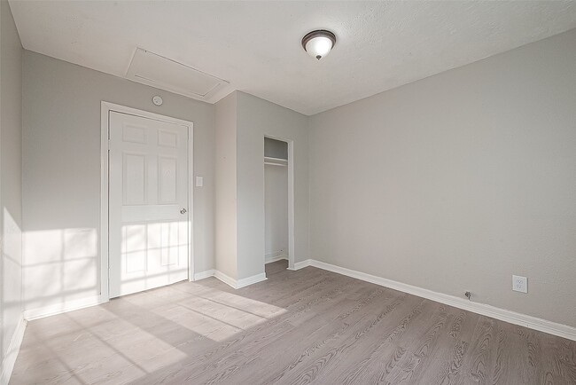 Building Photo - 8304 Darien St
