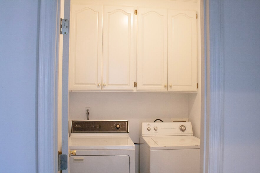 Laundry Room - 237 Yale Rd