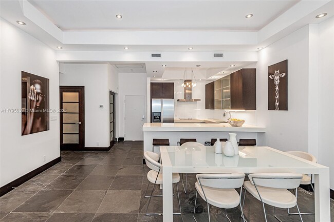 Building Photo - 2301 Collins Ave