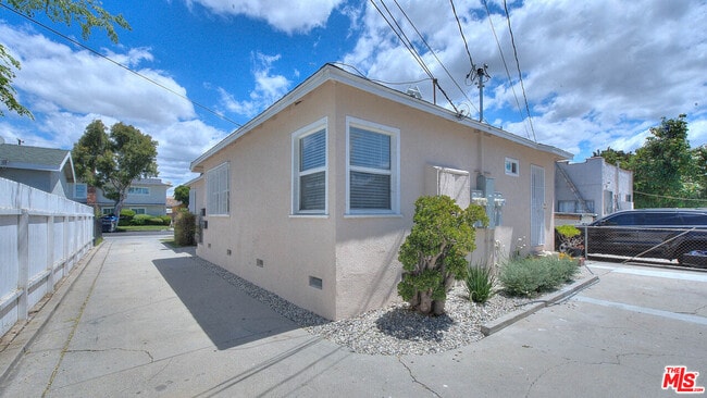Building Photo - 2820 Liberty Blvd