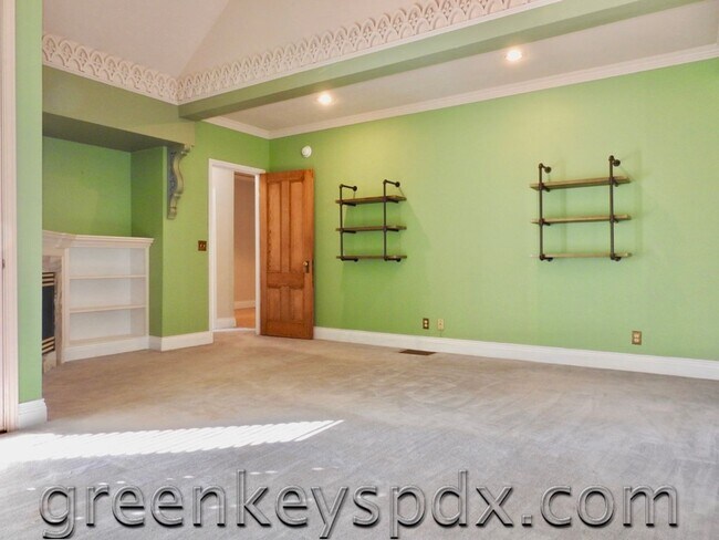 Building Photo - 10197-1136