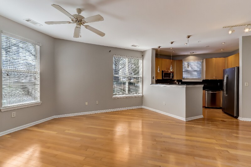 Building Photo - 435 Highland Ave NE