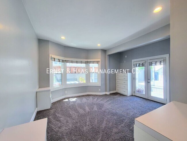 Building Photo - Historic 5-Bedroom, 4-Bath Home with Moder...