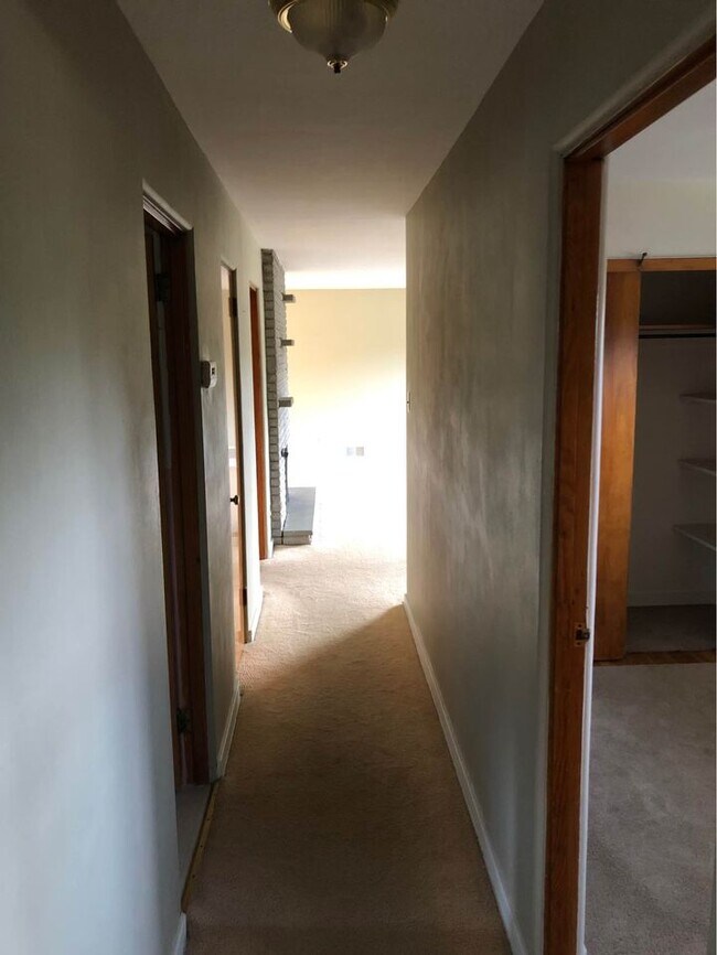 Building Photo - 21 Terrace Dr