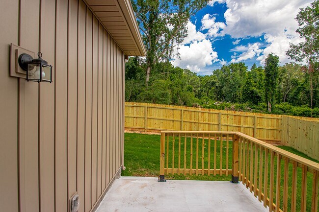 Building Photo - 2311 Nichols Rd