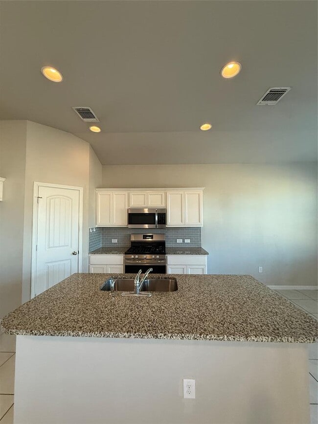 Building Photo - 6516 Ranchito Dr