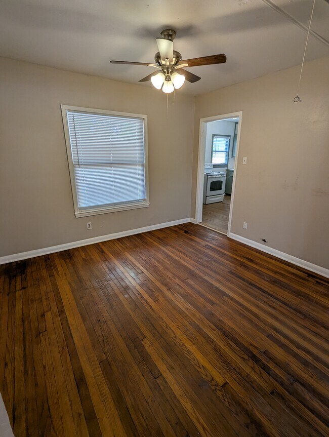 Building Photo - 5321 Howard St