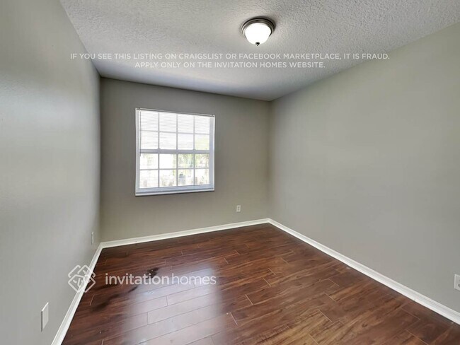 Building Photo - 1359 SW 105th Ave
