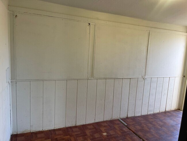 Building Photo - 2470 S. Mt. View