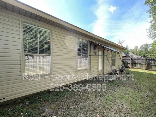 Building Photo - 30092 Irene Kennard Ave